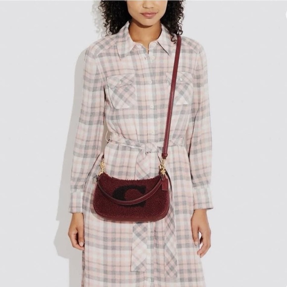 CE557 - Coach Teri Shoulder Bag with Coach Motif - Picture 14 of 14